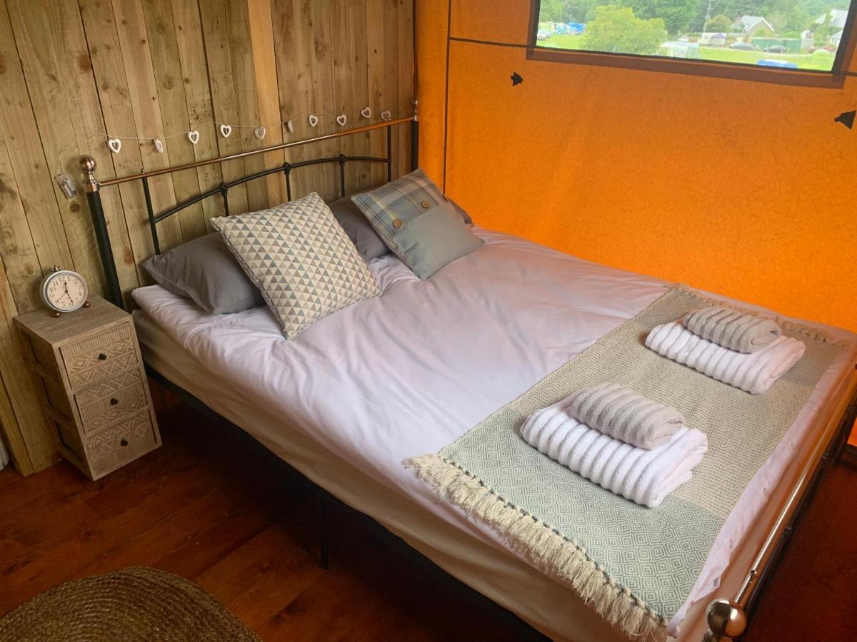 Mountain View Safari Tent With Hot Tub In The Heart Of Snowdonia Dolgellau Dış mekan fotoğraf
